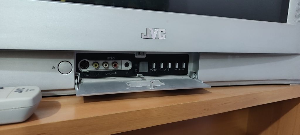 "JVC"  29 инча, телевизора е почти неползван, има дистанционно