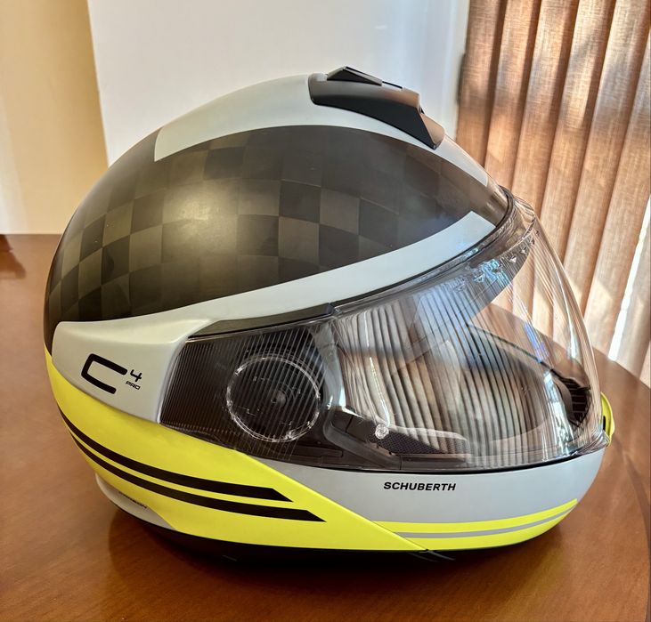Vand casca Schuberth C4Pro Carbon