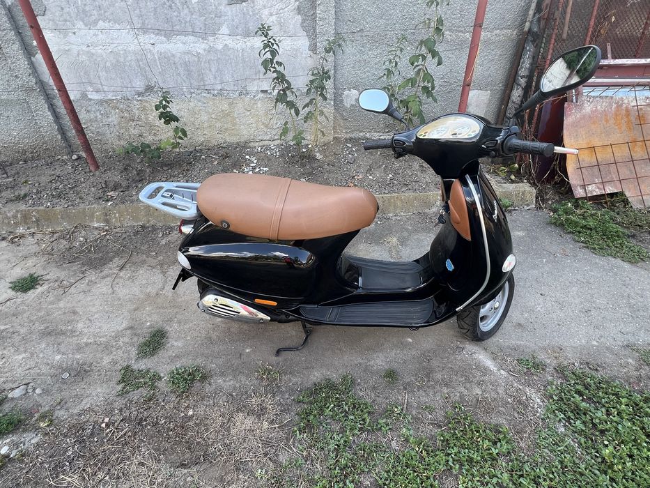 Vând scuter Vespa ET4 ca nou, stare tehnică și estetica foarte bună