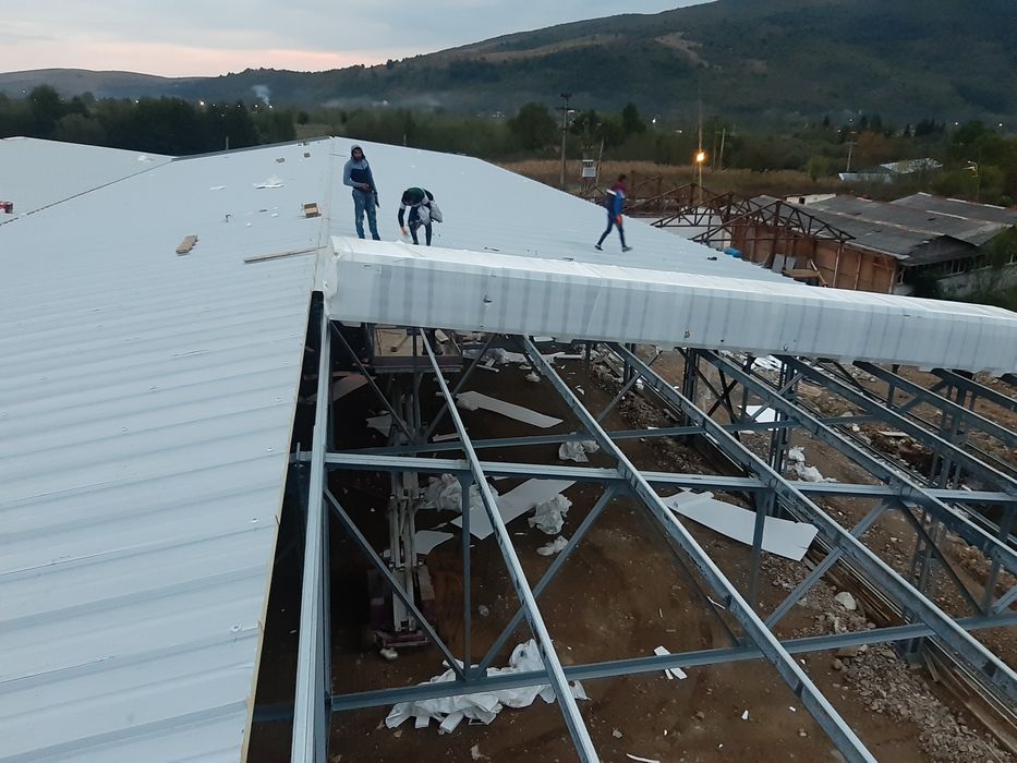 Hale metalice si montaje,   accept schimb cu auto