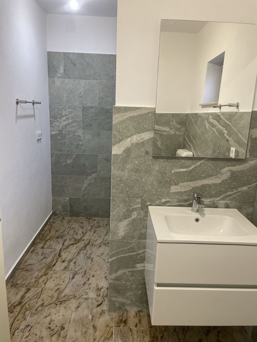 Casa de inchiriat.zona centrala.str Teiului 10.disponibila din 15 dec