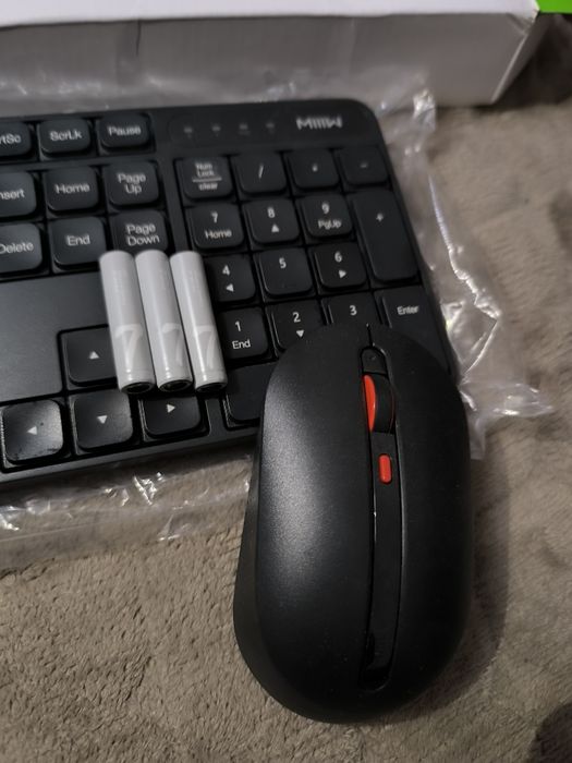 Беспроводная клавиатура+мышь Клавиатура + мышь Xiaomi