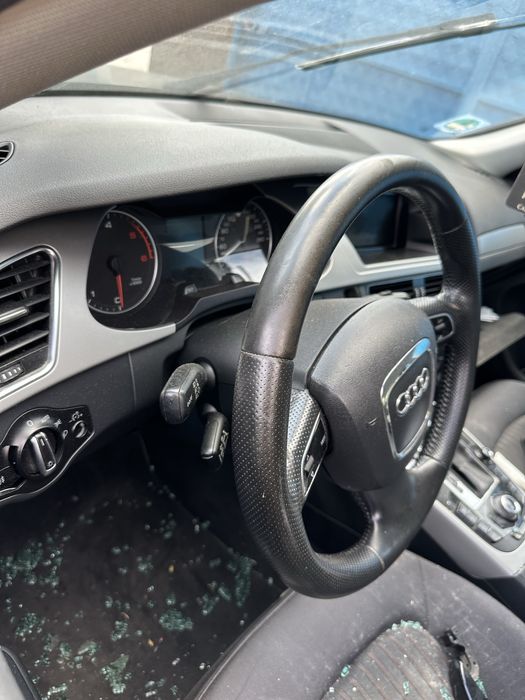 Audi A4B82.0TDIНа Части