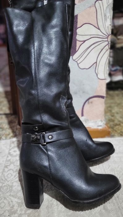 Продам женский сапоги