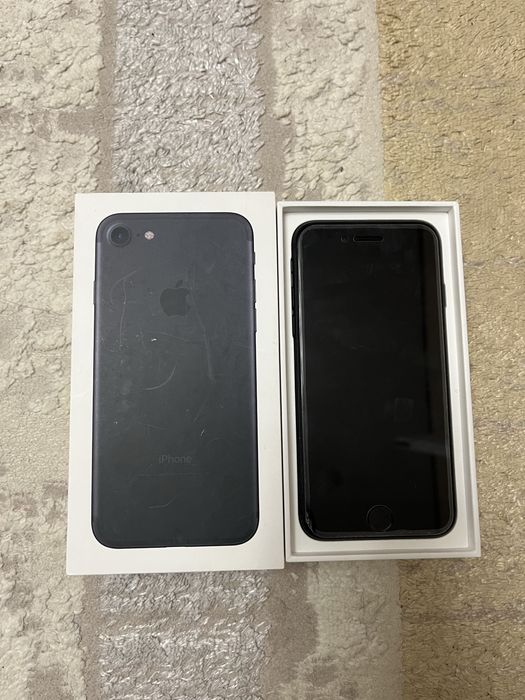 Продам Apple iPhone 7