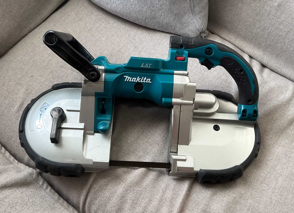 Makita DPB180Z fierăstrău cu bandă portabil 18V LXT, ca nou, cutie