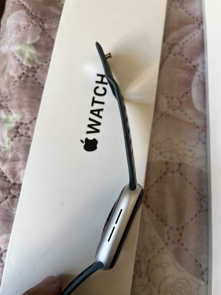 Продаю Apple Watch SE, 44 mm