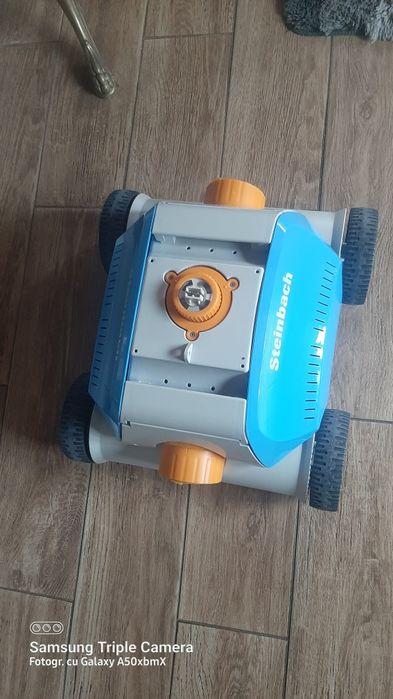 Aspirator piscină