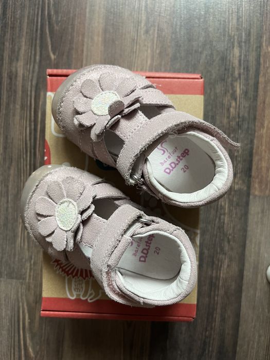 DD step боси обувки за прохождане