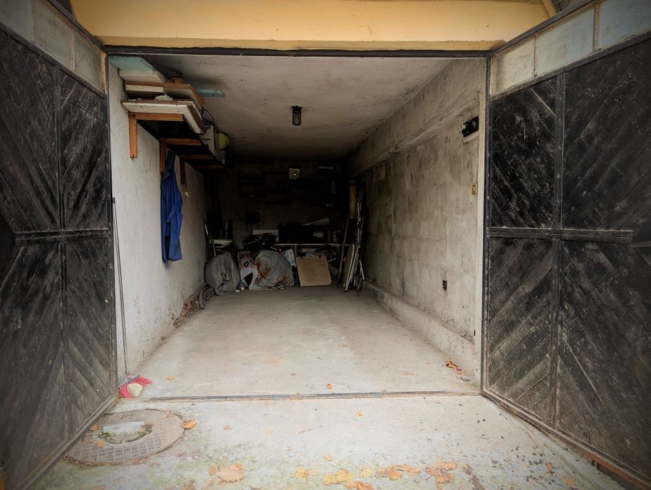 Дава се под наем Гараж / Паркомясто в Търговище, Център - 21 кв.м за 61.2 € - Снимка #1