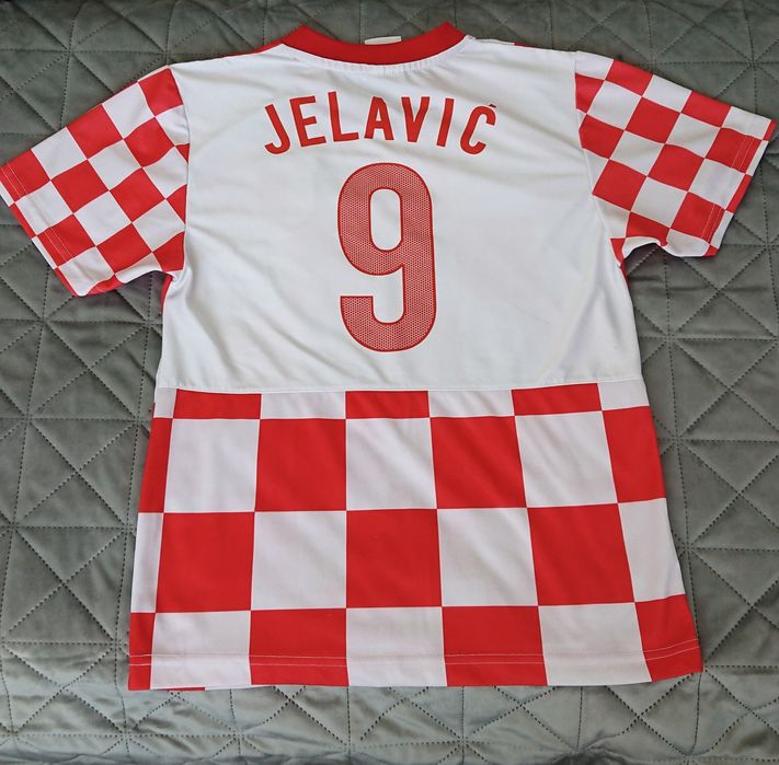 Tricou nationala Croația, 10 ani (134-140)
