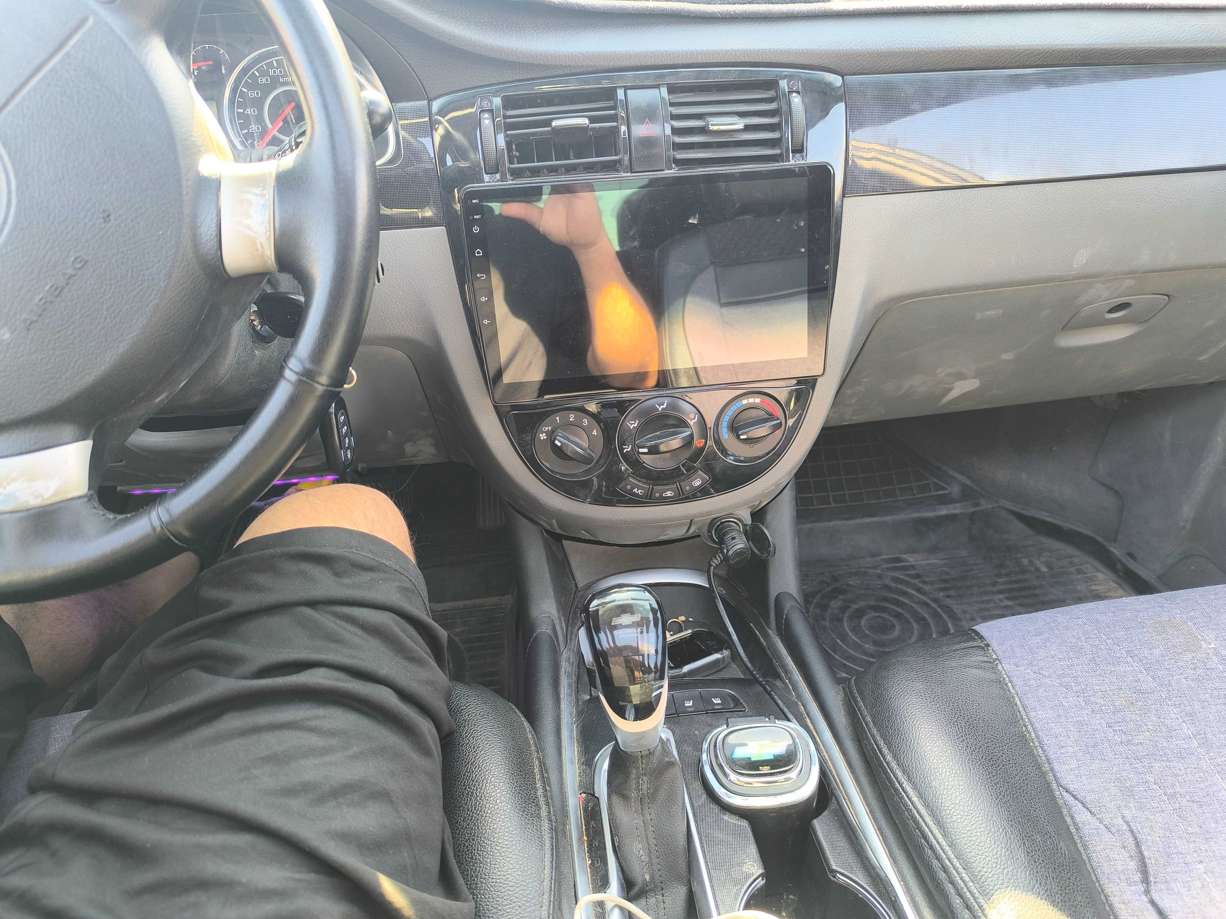 Chevrolet jentra  2022 yil oq metani bor