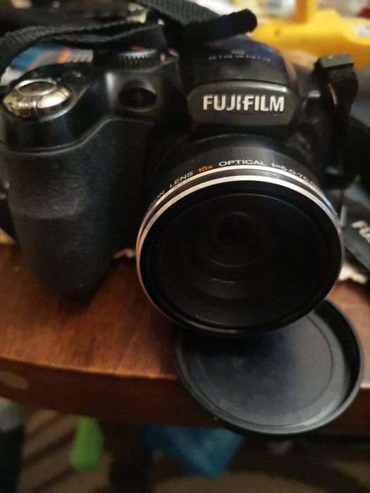 Фотоапарат Fuji film Fine pix S 1600