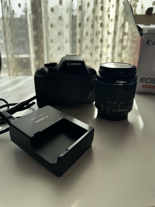 Canon EOS 600D + EF-S 18–55mm II китов обектив.