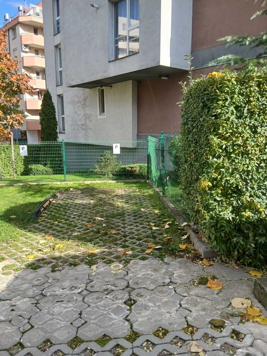 Паркоместа под наем