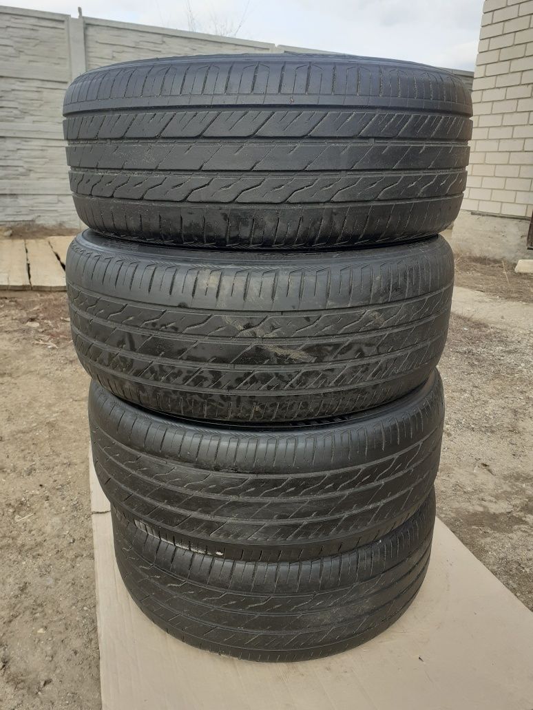 Продам летние шины 215.55.р16