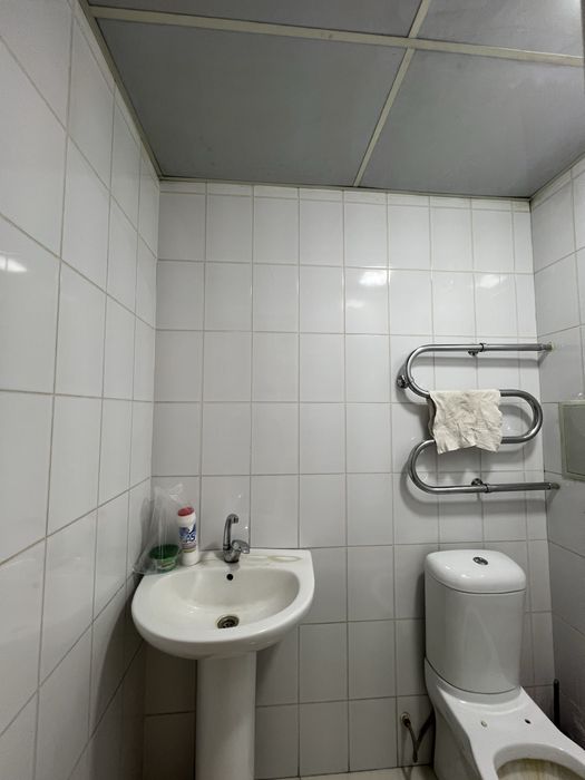 Аренда под офис 5 минут от метро Мирзо Улугбек! Вдоль дороги 20м2 400$