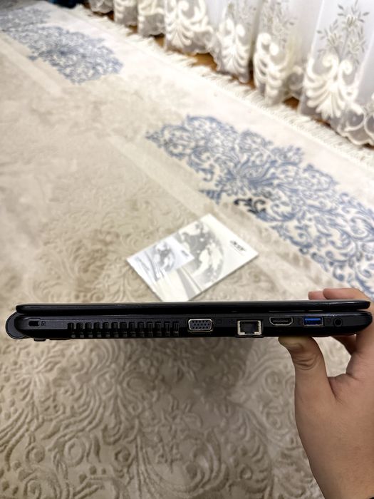 Срочно продаётся ноутбук Acer Aspire E1 series