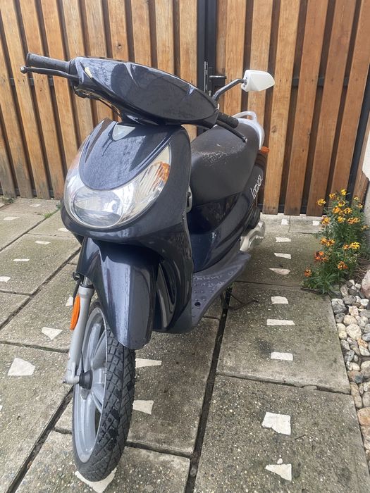 Vand Scuter Peugeot Looxor 49cm