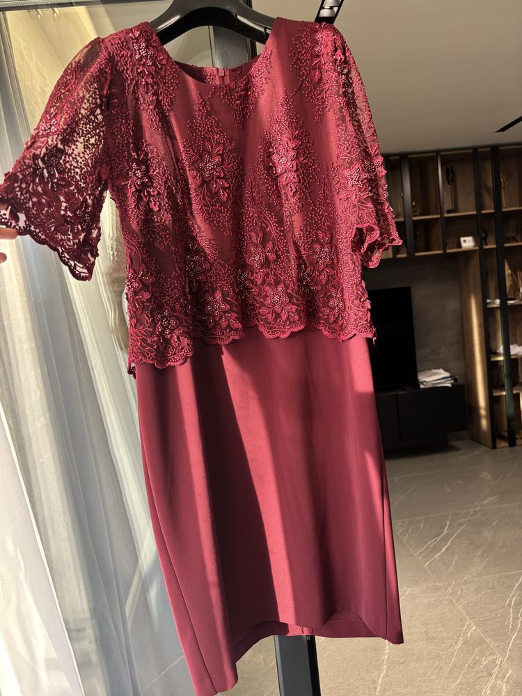 Rochie eleganta de nunta, saten cu dantela
