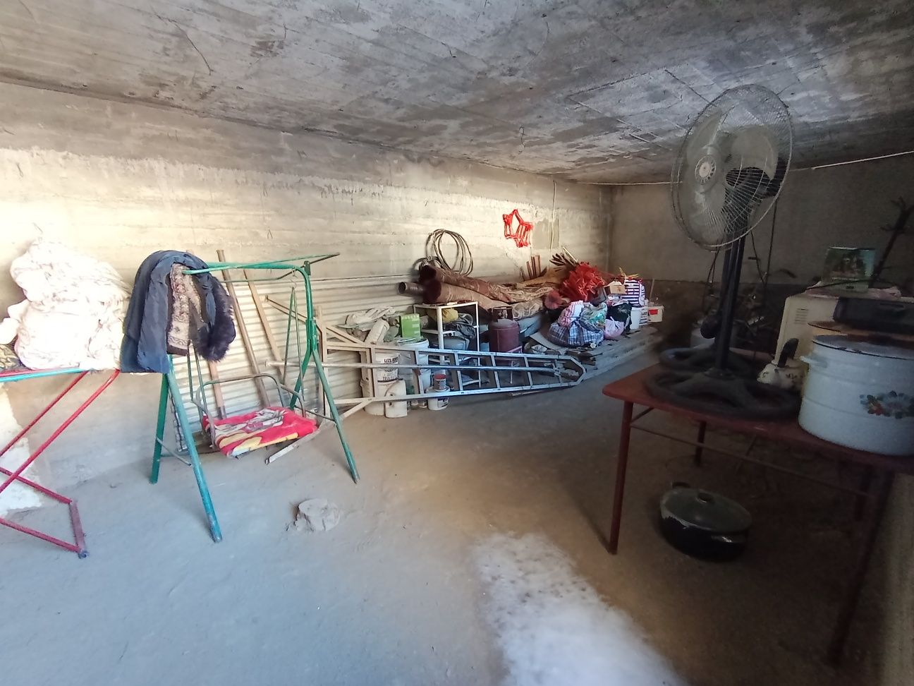 8sotikli hovli arzonga sotiladi