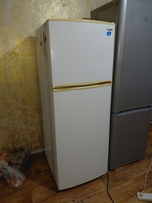 Холодилник стиралная машина