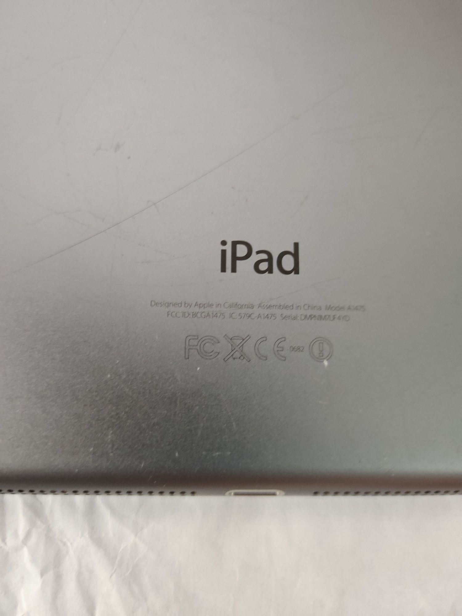 Tableta Apple Ipad Air Model A1475 16 GB  9,7 Inch cu Sim