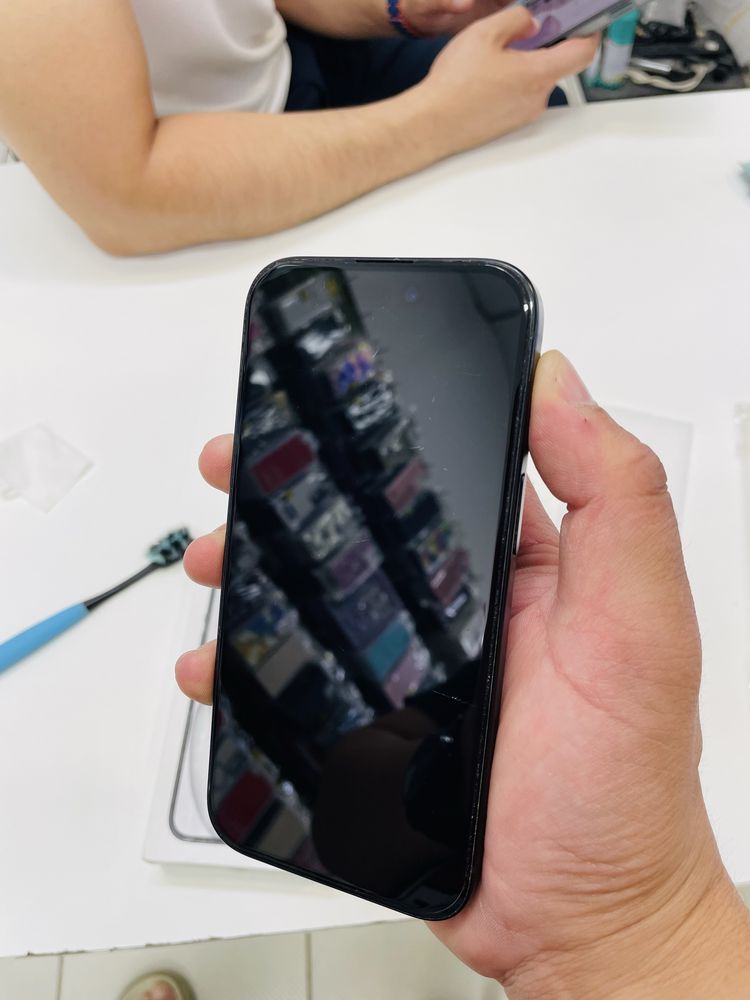 Iphone 15 черный