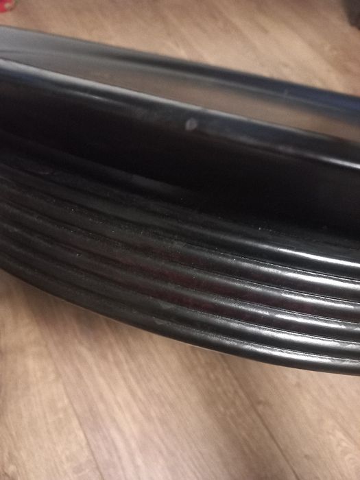 Кръгла дървена маса