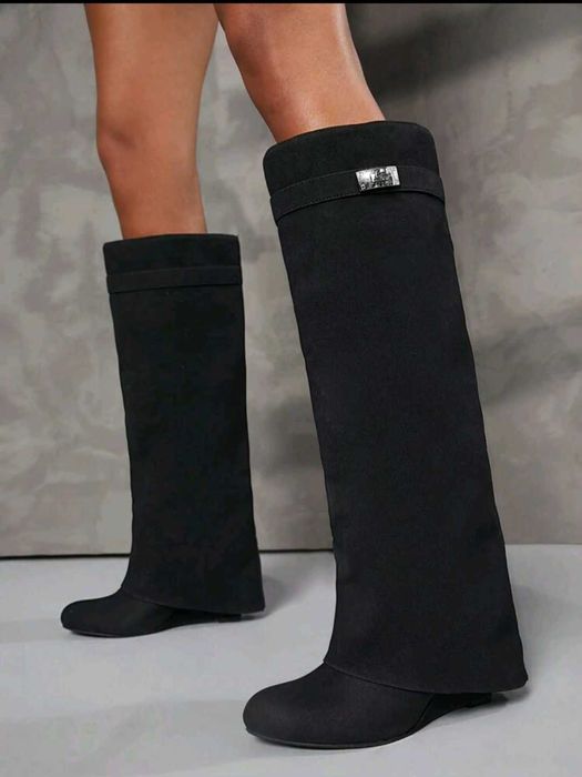 Велурени ботуши - Нови