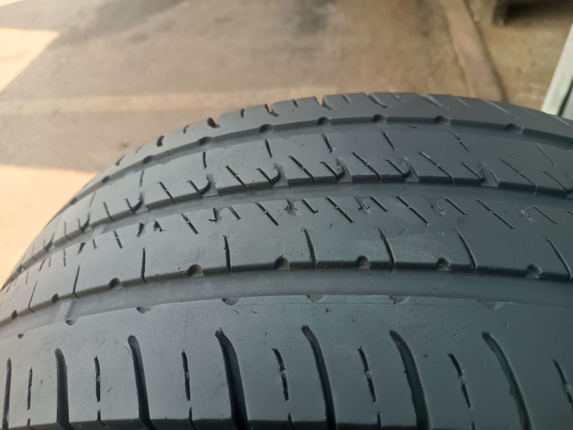 225/75/16 С Uniroyal Дот 1022