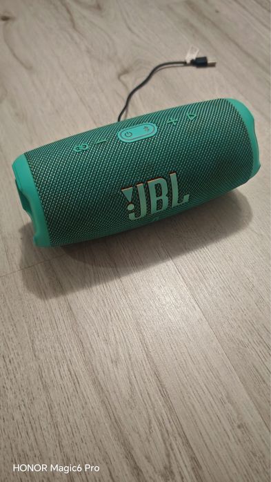 JBL  Charge     5