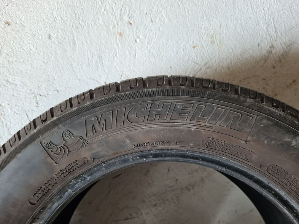 2 бр. летни гуми 215/60/16 Michelin DOT 3915 4-5 mm