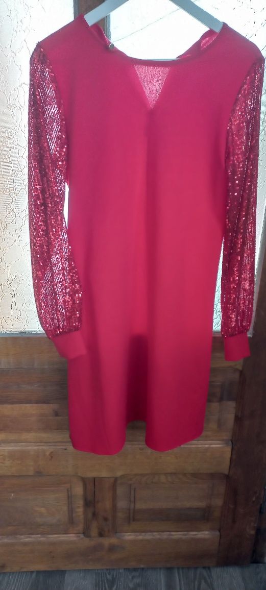 Rochie midi rosie M/L cu paiete