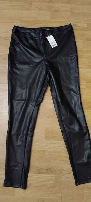 Pantaloni imitatie piele ,L/42/44,NOI