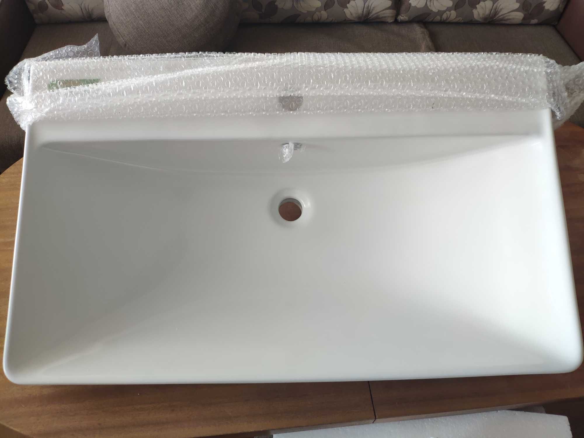 Шкаф за баня от PVC в комплект с керамична мивка