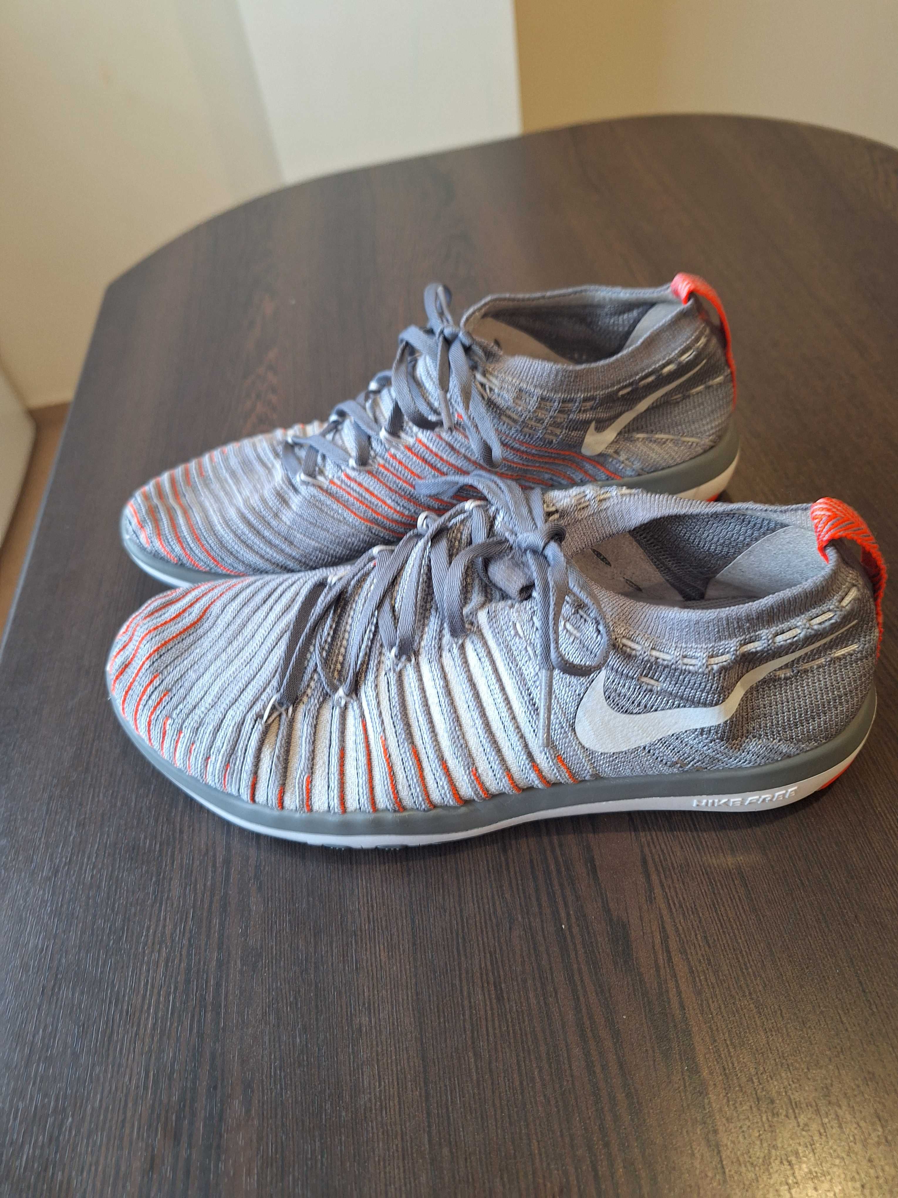 Дамски маратонки Nike