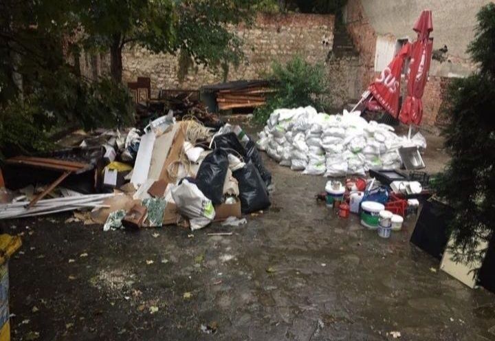 Car mobila deseuri moloz