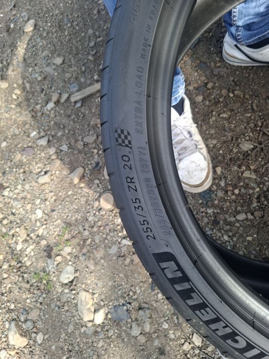 Vand 2 anvelope 255 35 20 michelin  de vara  dot 2021