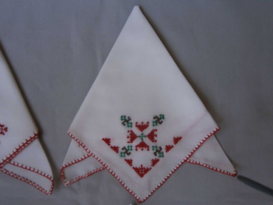 Копринени кърпички бродерия