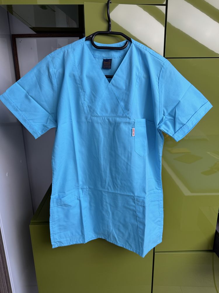 Costume medicale marime S-M - toate 200 Ron!