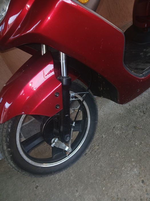 Vând scuter electric, ZTECH 
Garanție ,stare ca și nou acte