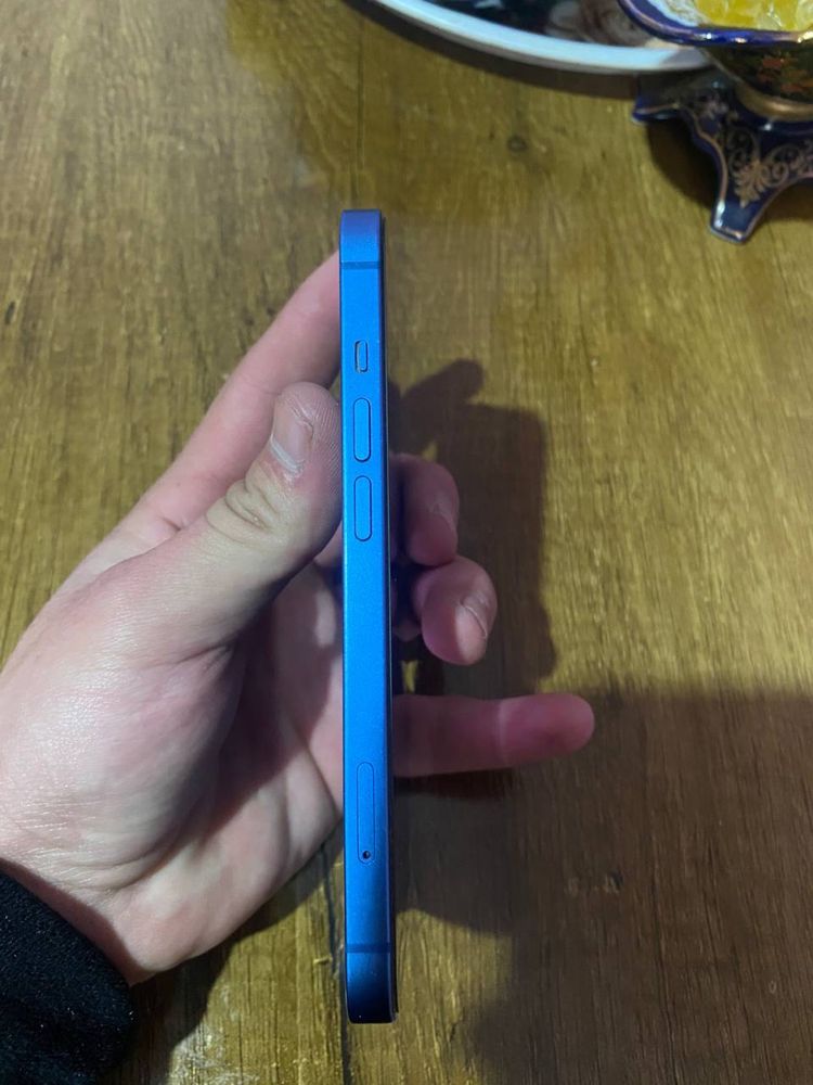 iphone 11 idyal holati hich nimadan momosi yoq pul zarur srochna