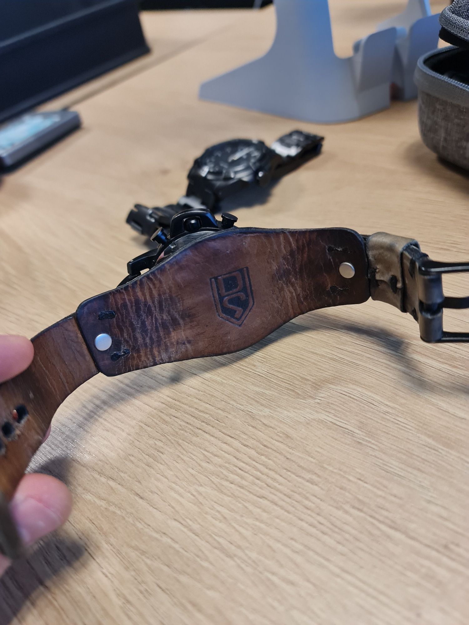 Мъжки часовник Fossil с уникална, ръчно изработена каишка от DS