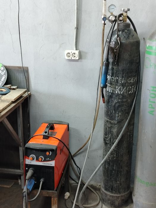 Gaz balon uglekislorod 2ta + Argon kotta 1ta+argon kichik 1ta sotiladi