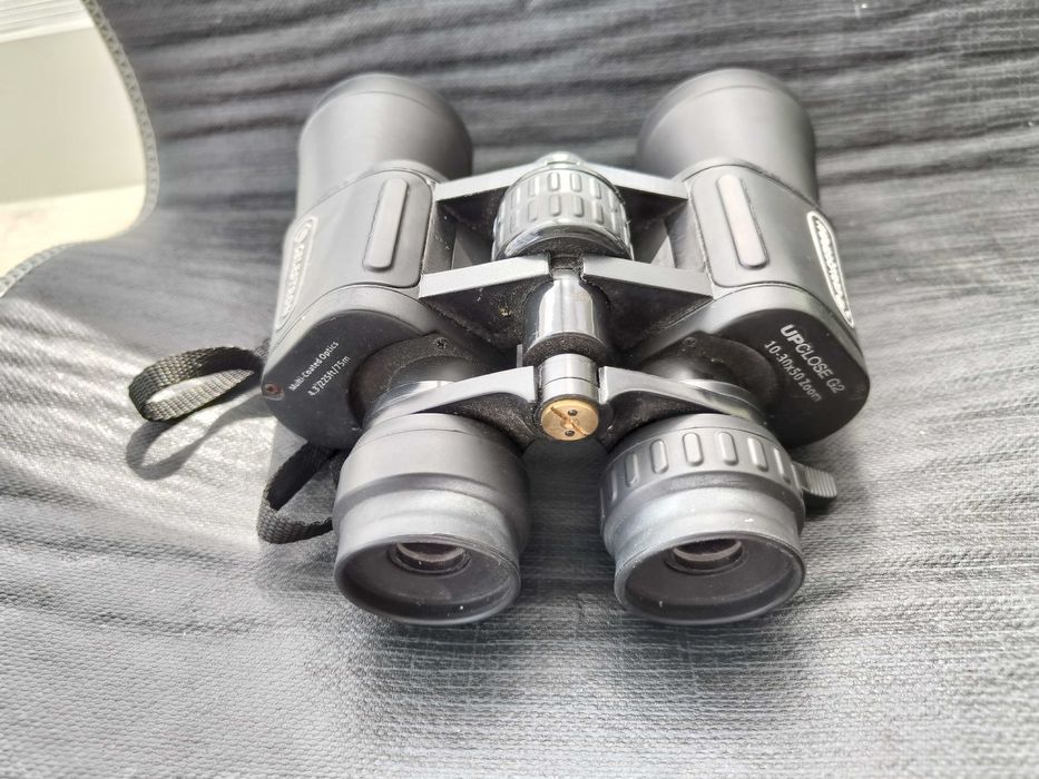 binoclu celestron 10  30    50 zoom