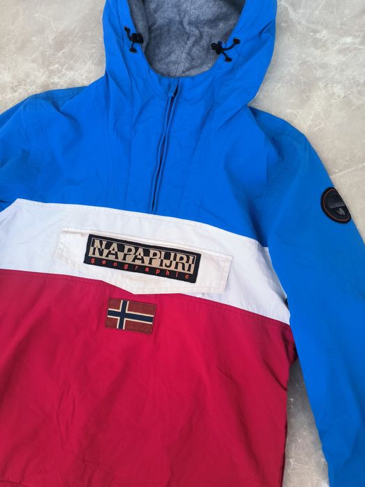 Яке Napapijri Rainforest размер M
Rainforest Jacket In RedRainforest J