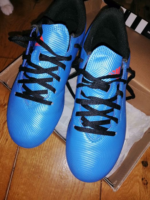 Нови бутонки adidas Messi 16.4