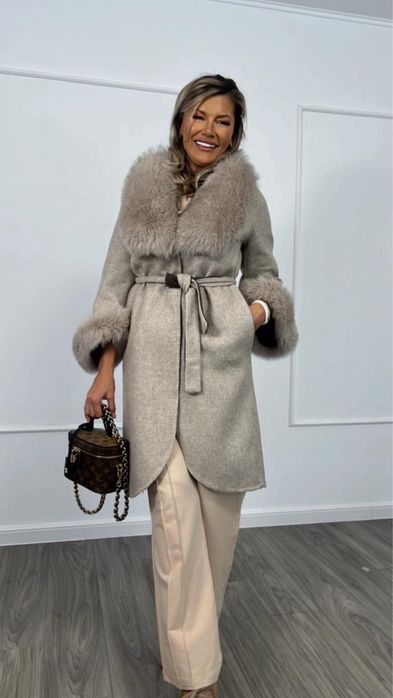Palton Lana Alpaca Cu Blana De Vulpe marimea S,M,L si XL