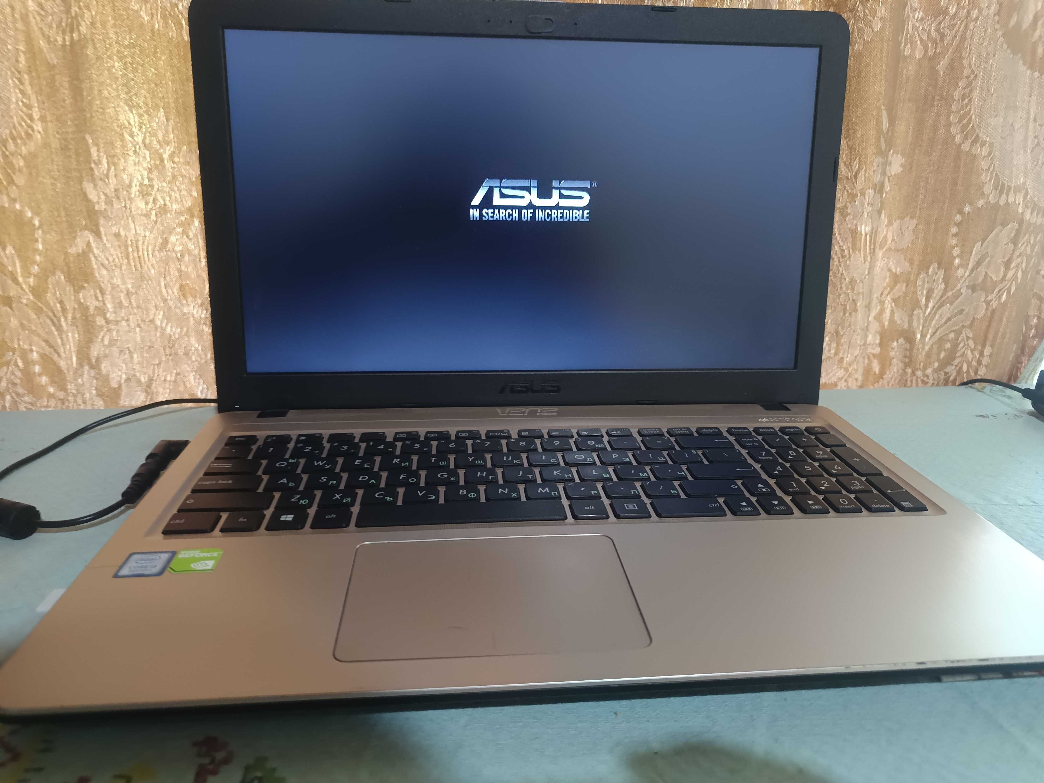 Лаптоп asus x540ub
